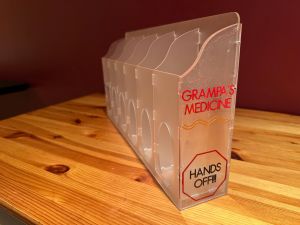 acrylics   can caddy  right side 
