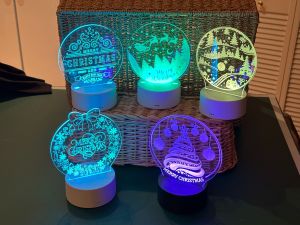 latest   round base   xmas globes  assorted 